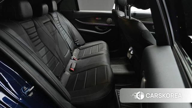 Mercedes-Benz E-Class W213 2018 Синий из Кореи, фото 2