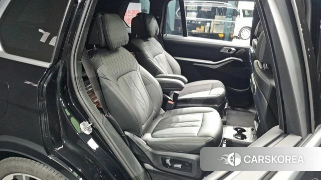 BMW X7 (G07) 2024 Черный из Кореи, фото 2