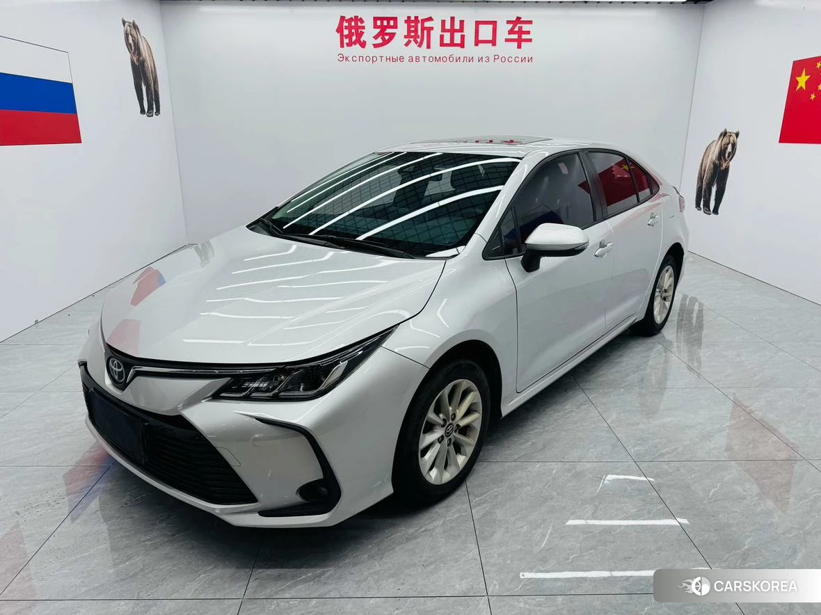 Toyota Corolla 2022 Серебристо-серый из Китая, фото 2