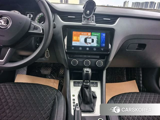 Skoda Octavia 2021 Белый из Китая, фото 2
