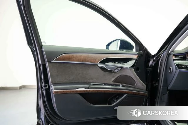 Audi A8 2019 Черный из Китая, фото 2