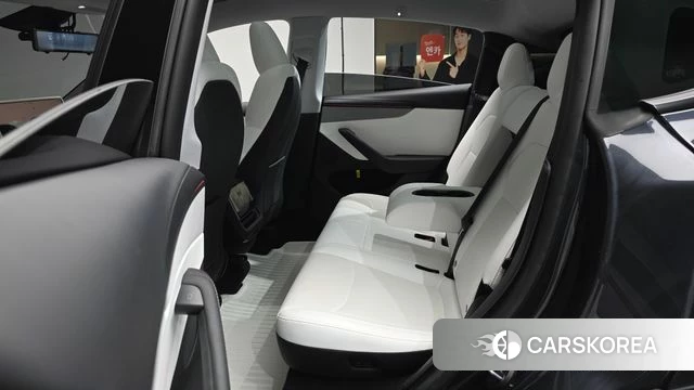 Tesla Model Y 2025 Серый из Кореи, фото 2
