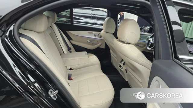 Mercedes-Benz E-Class W213 2021 Черный из Кореи, фото 2