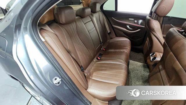 Mercedes-Benz E-Class W213 2018 Серый из Кореи, фото 2