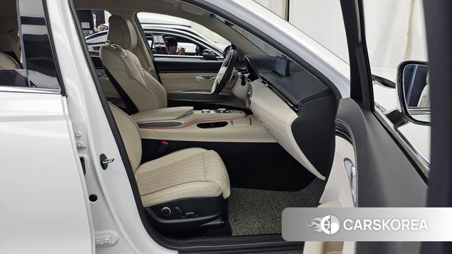 Genesis GV70 2021 Белый из Кореи, фото 2