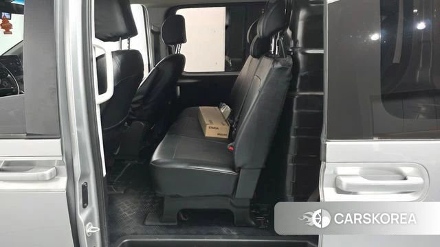 Hyundai Staria 2022 Серебряный из Кореи, фото 2