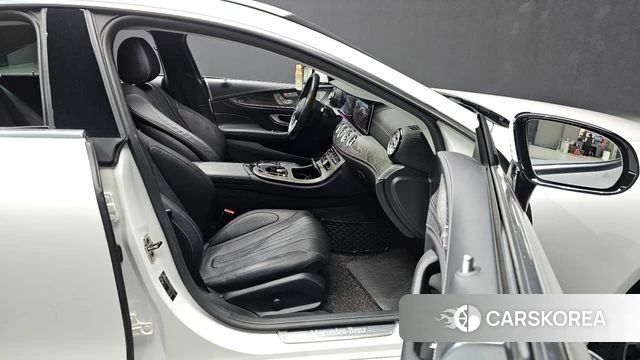 Mercedes-Benz CLS-Class C257 2019 Белый из Кореи, фото 2