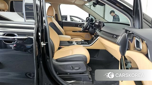 Kia Carnival 4th generation 2023 Черный из Кореи, фото 2