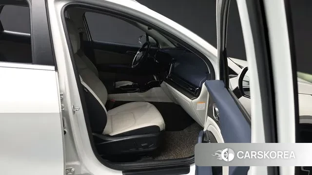 Kia Sportage 5th Generation Hybrid 2021 Белый из Кореи, фото 2