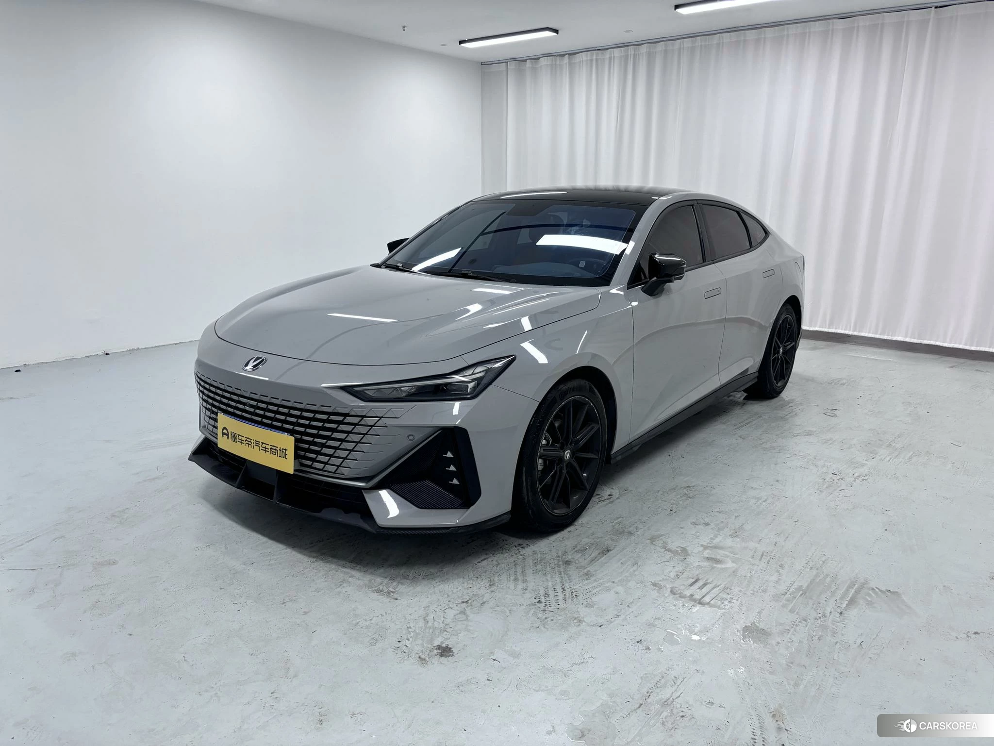 Chang'an UNI-V 2022 Темно-серый из Китая, фото 2