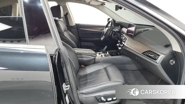 BMW 6 Series GT (G32) 2022 Черный из Кореи, фото 2