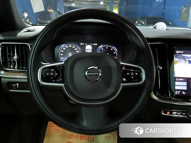 Volvo S60 3rd generation 2021 Белый из Кореи, фото 2