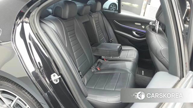 Mercedes-Benz E-Class W213 2022 Черный из Кореи, фото 2