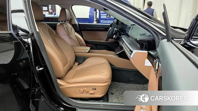 Hyundai Grandeur Hybrid (GN7) 2023 Черный из Кореи, фото 2