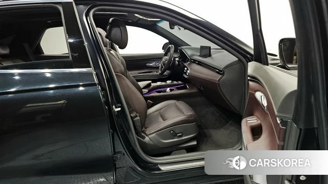 Genesis GV70 2021 Черный из Кореи, фото 2