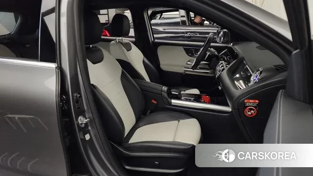 Mercedes-Benz GLA - Class H247 2020 Серебристо-серый из Кореи, фото 2