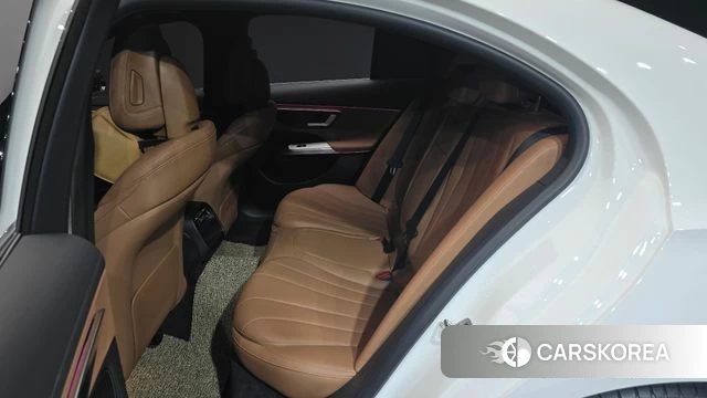 Mercedes-Benz E-Class W214 2025 Белый из Кореи, фото 2