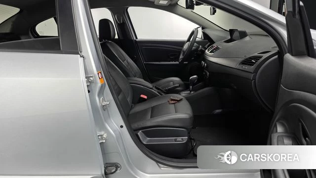 Renault Korea (Samsung) SM3 Neo 2018 Серебряный из Кореи, фото 2