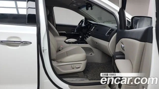 Kia The New Carnival 2018 Белый из Кореи, фото 2