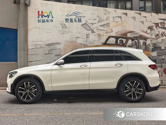 Mercedes-Benz GLC 2022 Белый из Китая, фото 2