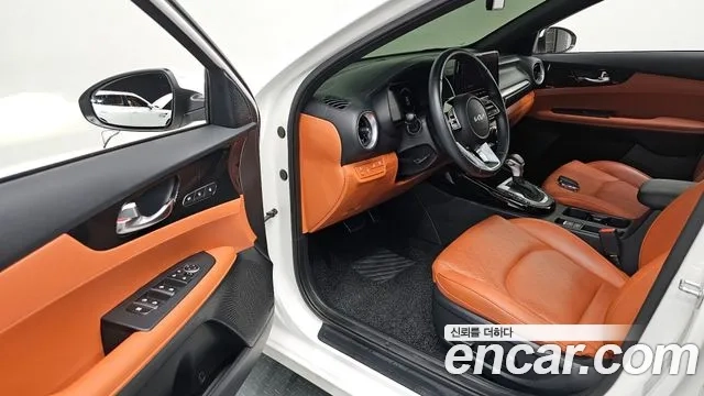 Kia The New K3 2nd generation 2023 Белый из Кореи, фото 2