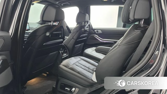 BMW X7 (G07) 2024 Черный из Кореи, фото 2