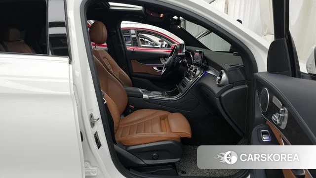 Mercedes-Benz GLC-Class X253 2022 Белый из Кореи, фото 2