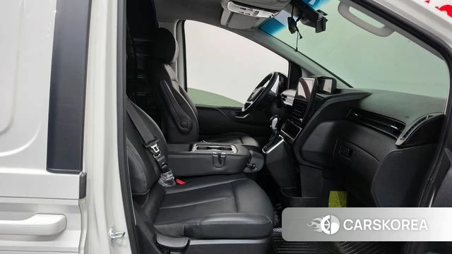 Hyundai Staria 2025 Белый из Кореи, фото 2