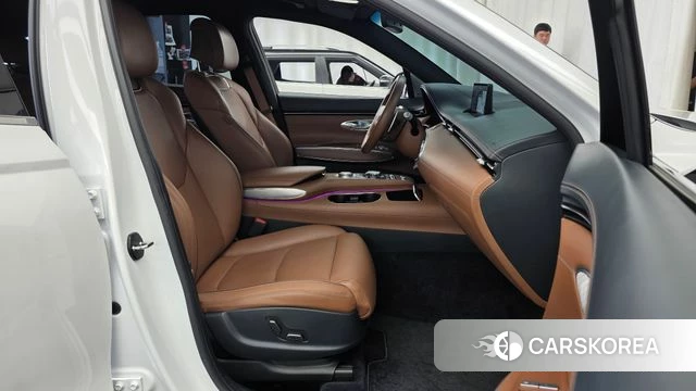 Genesis GV70 2023 Белый из Кореи, фото 2