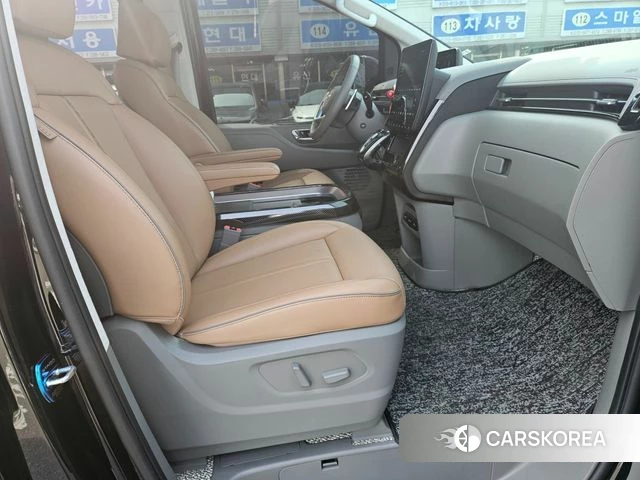 Hyundai Staria 2022 Черный из Кореи, фото 2