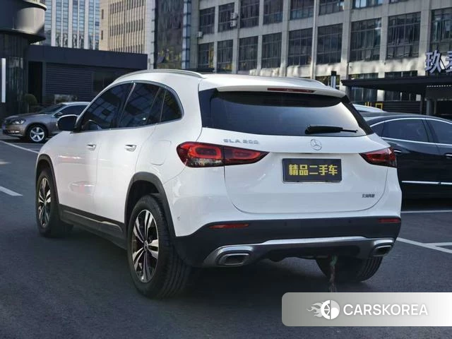 Mercedes-Benz GLA 2022 Белый из Китая, фото 2