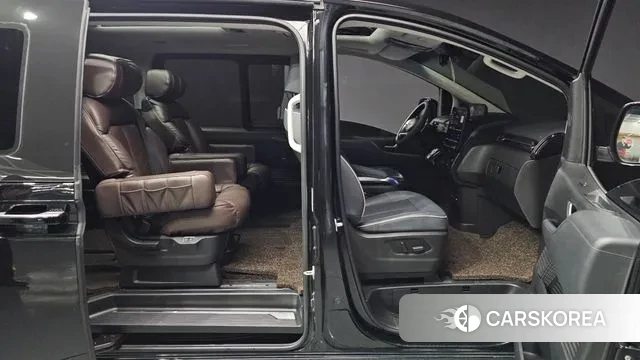 Hyundai Staria 2021 Черный из Кореи, фото 2