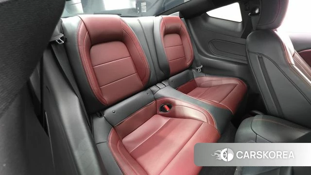 Ford Mustang 7th Generation 2025 Красный из Кореи, фото 2