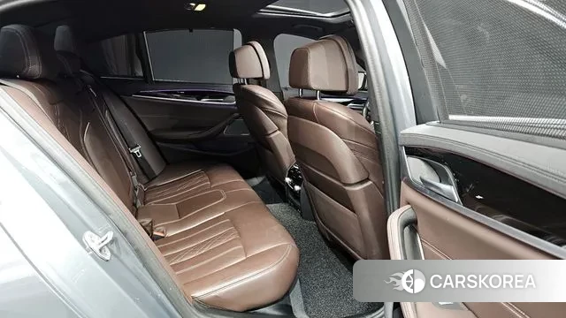 BMW 5 Series (G30) 2022 Серый из Кореи, фото 2