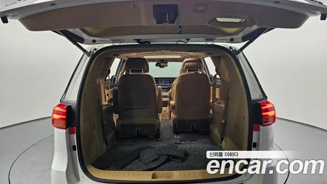 Kia The New Carnival 2018 Белый из Кореи, фото 2