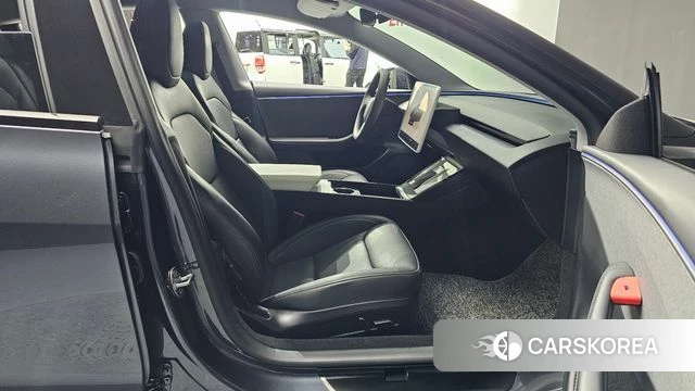 Tesla Model 3 2025 Серый из Кореи, фото 2