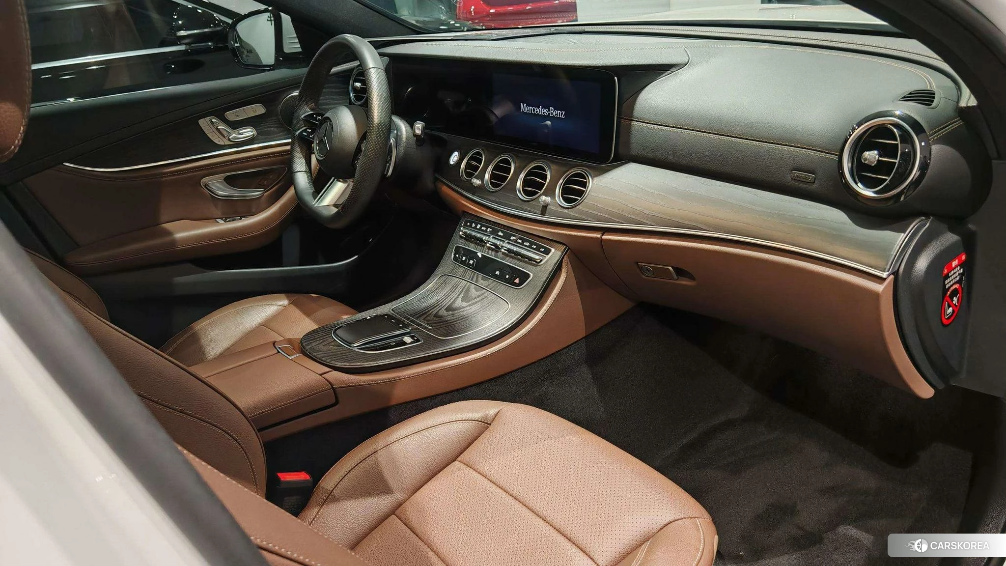 Mercedes-Benz E-class 2022 Белый из Китая, фото 2