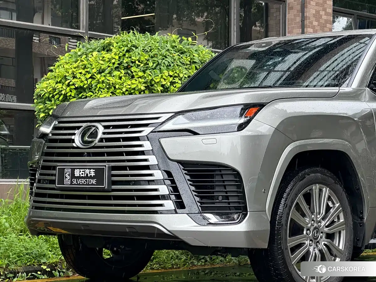 Lexus LX 2026 Silver/gray из Китая, фото 2