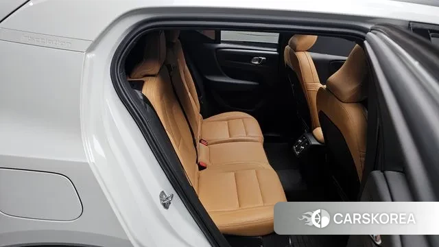Volvo XC40 2020 Белый из Кореи, фото 2