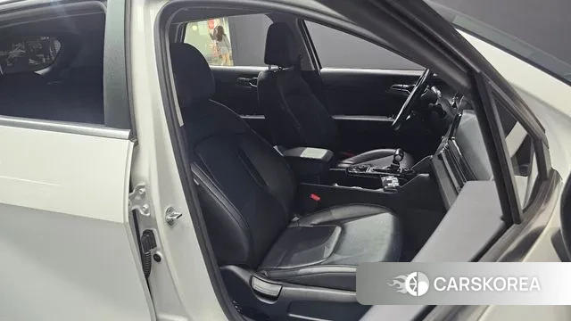 Kia Sportage 5th Generation 2022 Белый из Кореи, фото 2