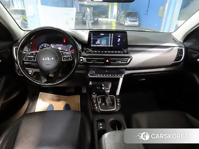 Kia Seltos 2022 Белый из Кореи, фото 2