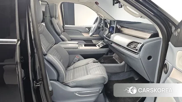Lincoln Navigator 4th generation 2020 Черный из Кореи, фото 2