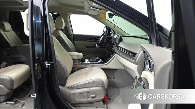 Kia Carnival 4th generation 2023 Черный из Кореи, фото 2