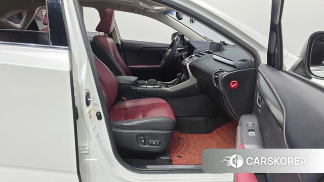 Lexus NX300h 2018 Белый из Кореи, фото 2