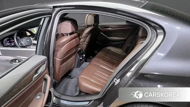 BMW 5 Series (G30) 2021 Серый из Кореи, фото 2