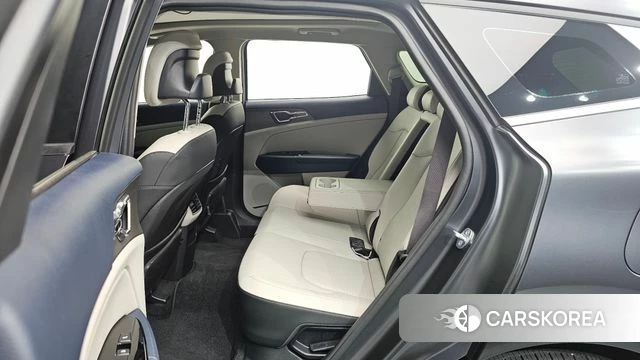 Kia Sportage 5th Generation Hybrid 2023 Серый из Кореи, фото 2