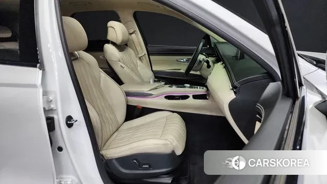 Genesis GV70 2023 Белый из Кореи, фото 2