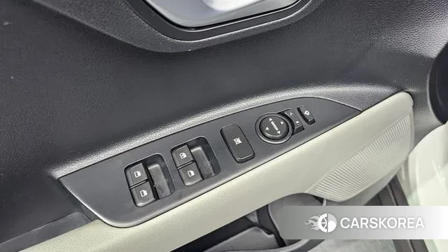 Kia Stonic 2018 Белый из Кореи, фото 2