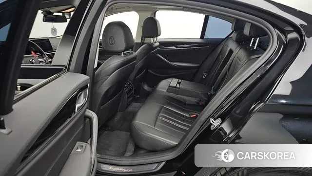 BMW 5 Series (G30) 2019 Черный из Кореи, фото 2