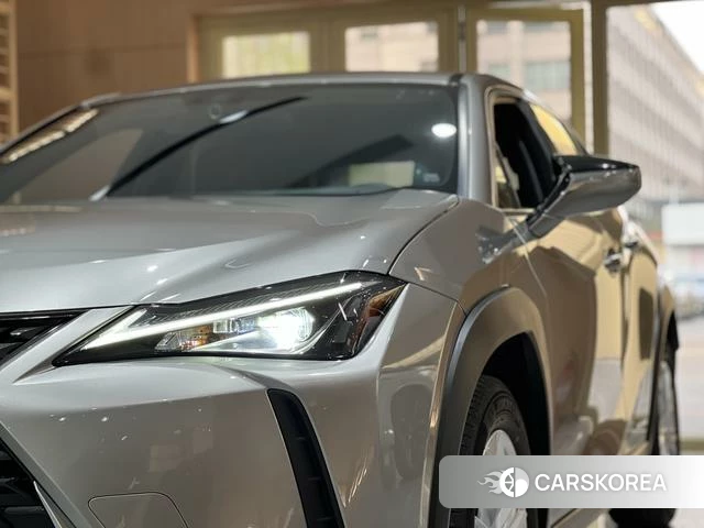 Lexus UX 2021 Серебристо-серый из Китая, фото 2